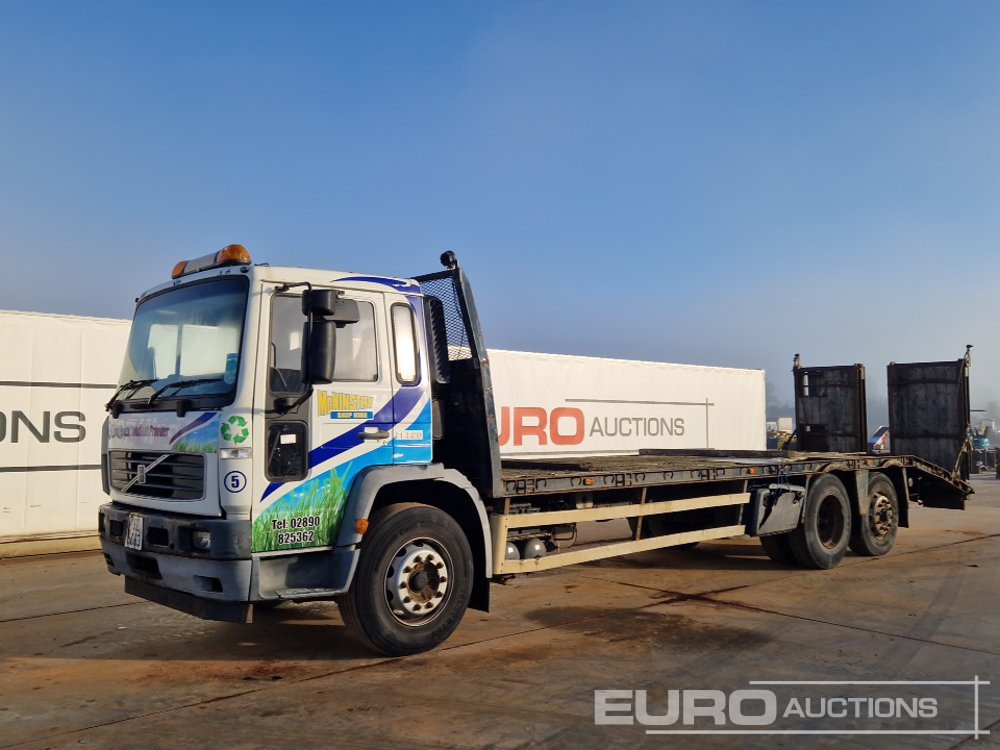 2005 Volvo FL220 - Autocarro con pianale/ Cassone fisso: foto 1 2005 Volvo FL220 - Autocarro con pianale/ Cassone fisso: foto 1