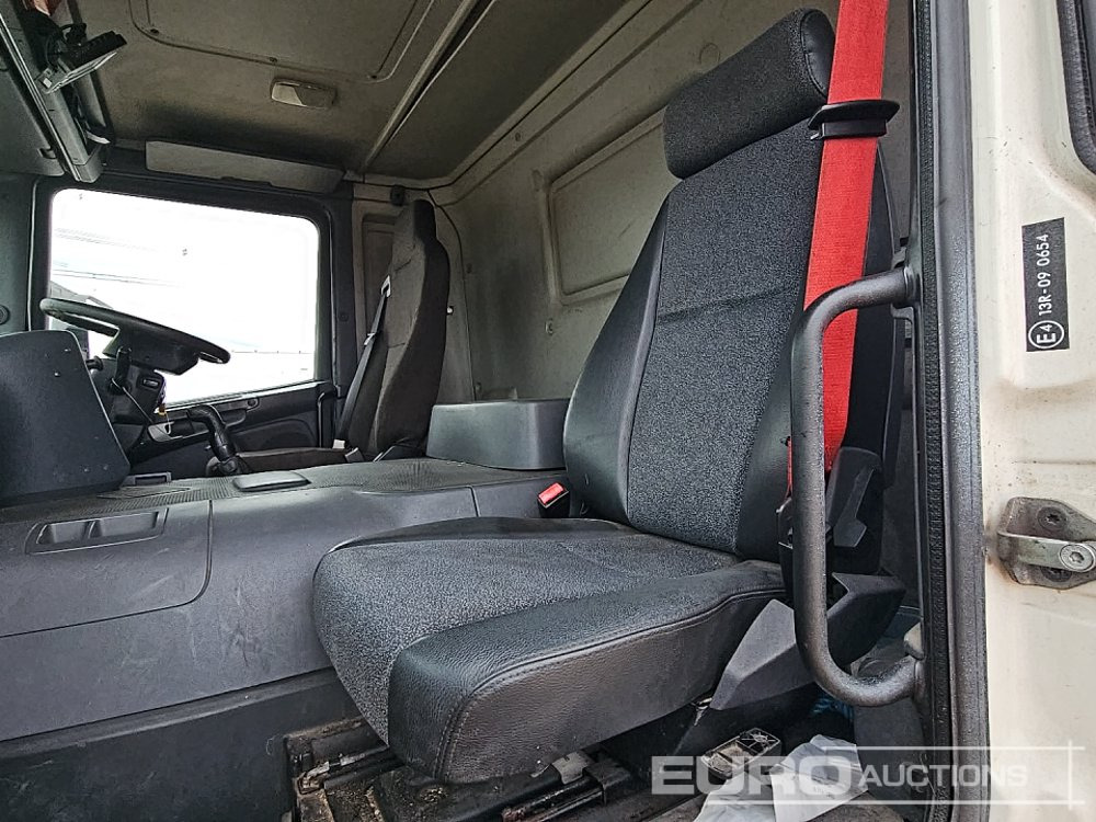 Camion cisterna 2006 Scania P340: foto 39