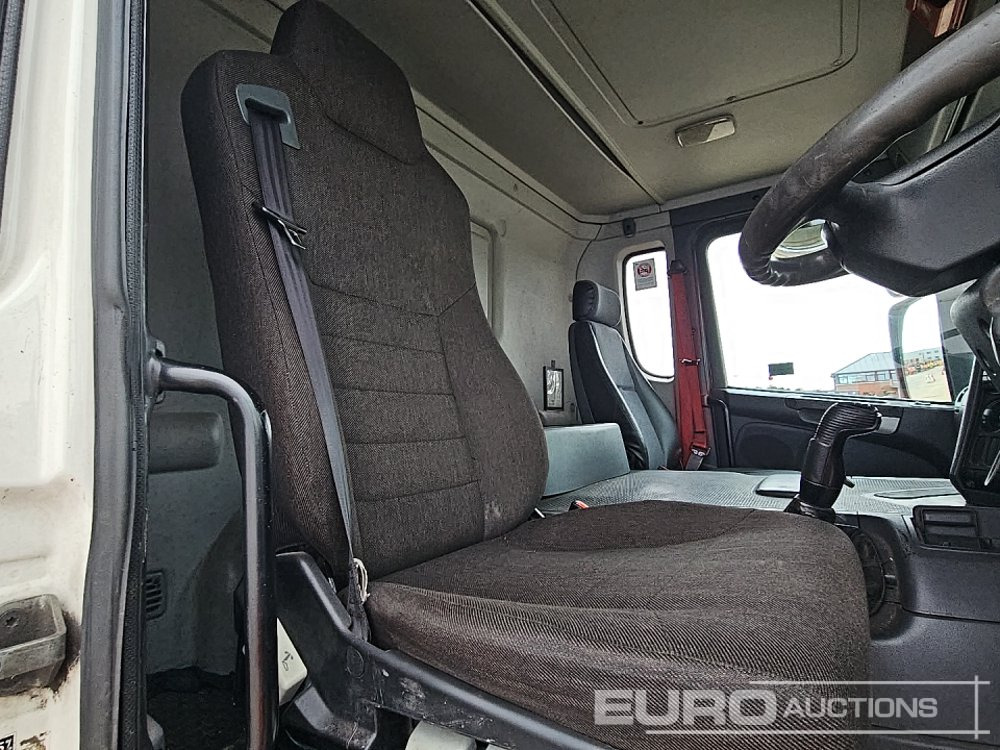Camion cisterna 2006 Scania P340: foto 40