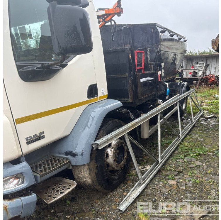 2011 DAF LF55-220 - Autocarro con pianale/ Cassone fisso: foto 2 2011 DAF LF55-220 - Autocarro con pianale/ Cassone fisso: foto 2