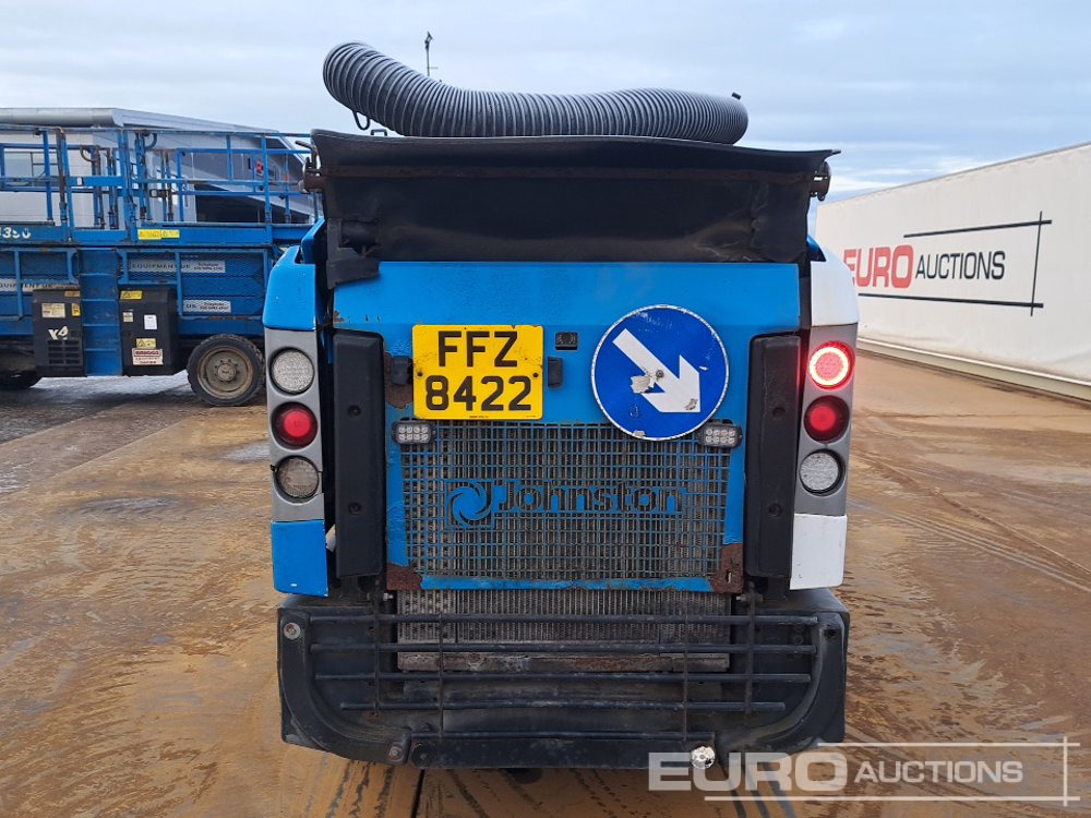 2011 Johnston 142A 101T - Spazzatrice stradale: foto 4 2011 Johnston 142A 101T - Spazzatrice stradale: foto 4