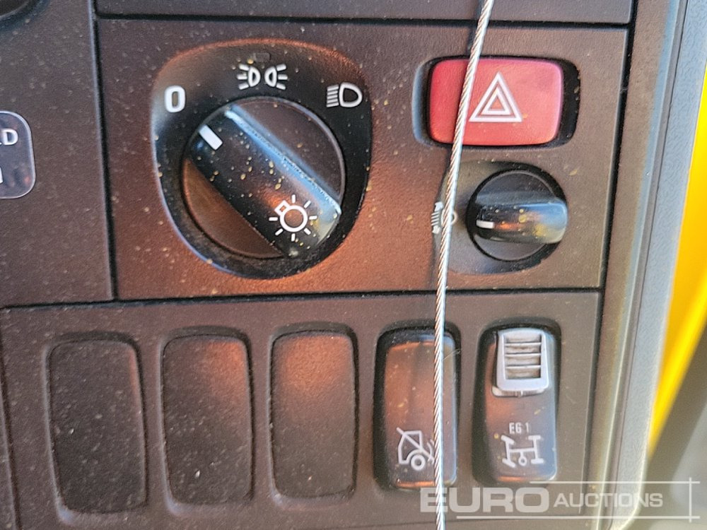 Autocarro scarrabile 2011 Scania P405: foto 39