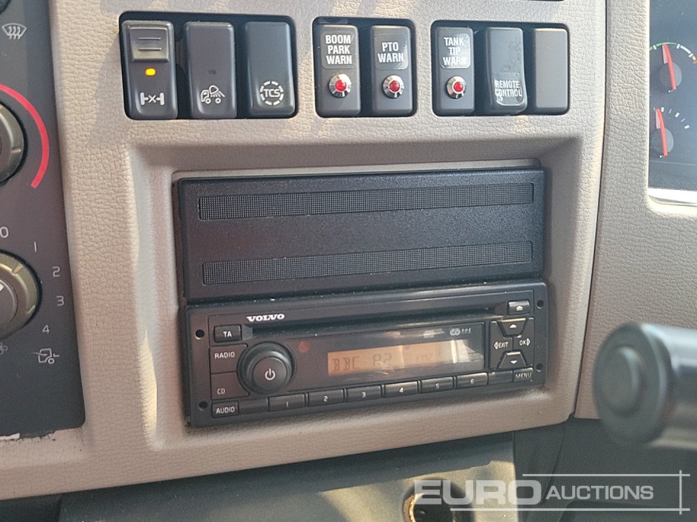Camion cisterna 2015 Volvo FL280: foto 46