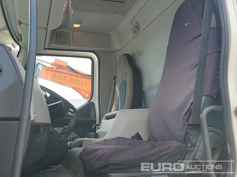 Camion cisterna 2015 Volvo FL280: foto 35