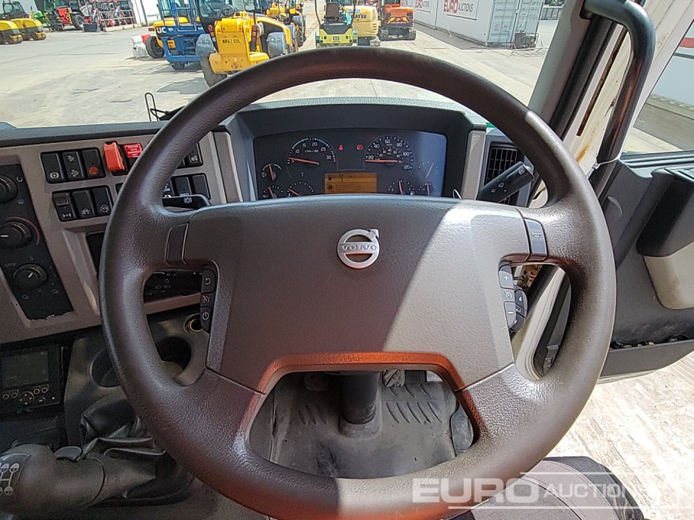 Camion cisterna 2015 Volvo FL280: foto 38