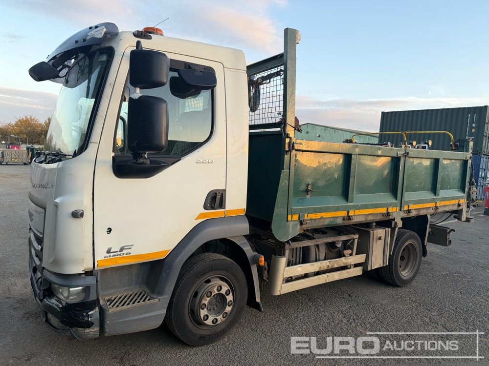 2016 DAF LF220FA - Autocarro ribaltabile: foto 1 2016 DAF LF220FA - Autocarro ribaltabile: foto 1