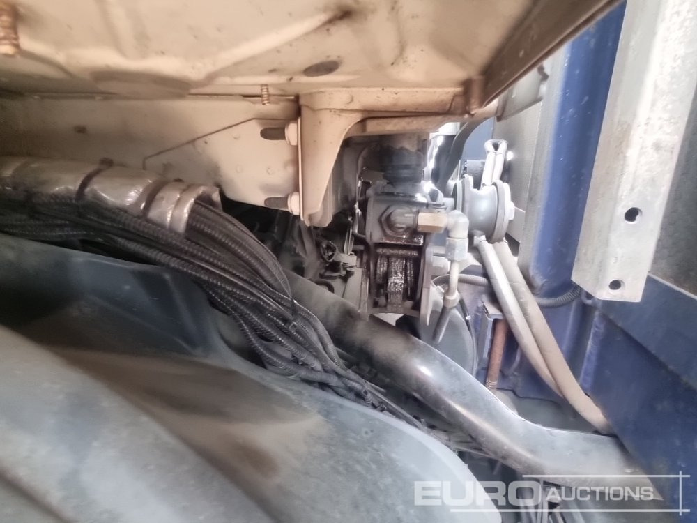 Autocarro con pianale/ Cassone fisso per il trasporto di mezzi pesanti 2016 Scania P370: foto 26