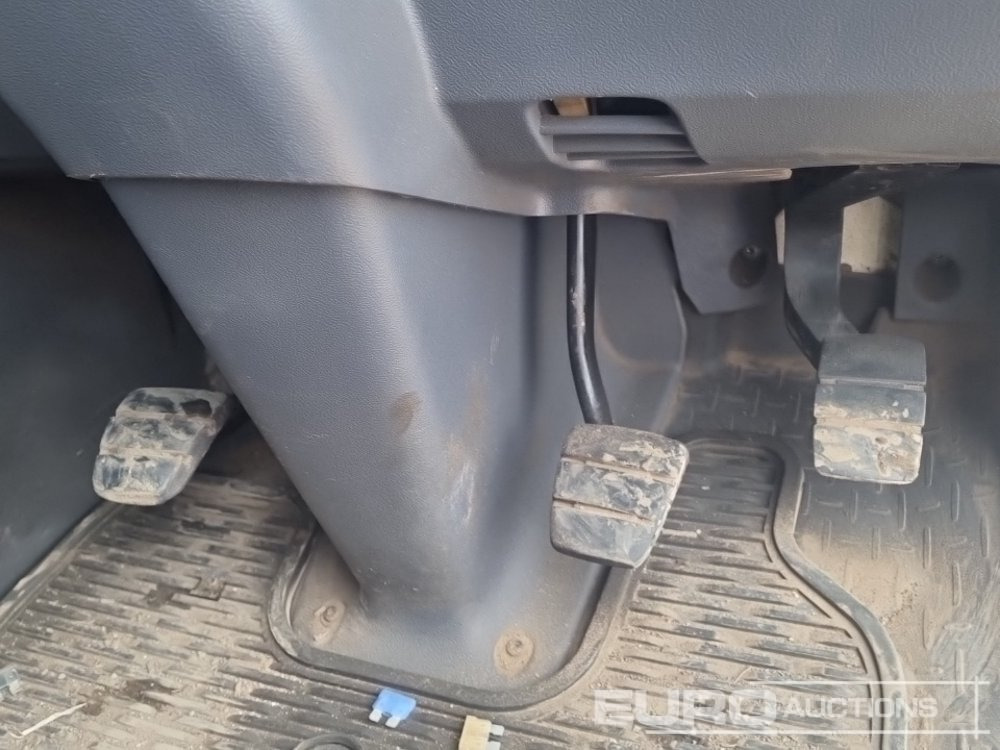 Autocarro con pianale/ Cassone fisso per il trasporto di mezzi pesanti 2016 Scania P370: foto 31