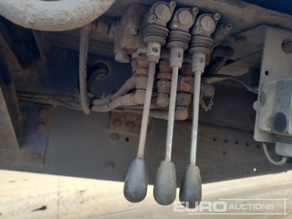 Autocarro con pianale/ Cassone fisso per il trasporto di mezzi pesanti 2016 Scania P370: foto 23