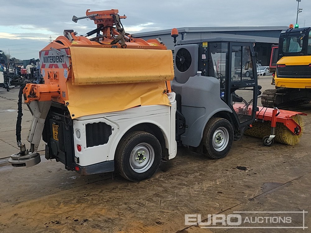 2017 Hako Citymaster 1600 4x2 Compact Gritter, Hydraulic Snow Plough & Sweeper Attachment, Reverse Camera, Automatic Gearbox (Reg. Docs. Available) - Spazzatrice stradale: foto 5 2017 Hako Citymaster 1600 4x2 Compact Gritter, Hydraulic Snow Plough & Sweeper Attachment, Reverse Camera, Automatic Gearbox (Reg. Docs. Available) - Spazzatrice stradale: foto 5