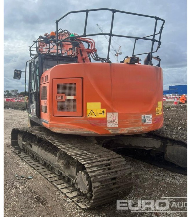 2017 Hitachi ZX225USLC-6 - Escavatore cingolato: foto 2 2017 Hitachi ZX225USLC-6 - Escavatore cingolato: foto 2