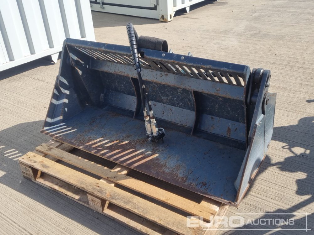 2018 Avant 56" Hydraulic 4 in 1 Bucket to suit Compact Wheeled Loader - Benna: foto 1 2018 Avant 56" Hydraulic 4 in 1 Bucket to suit Compact Wheeled Loader - Benna: foto 1