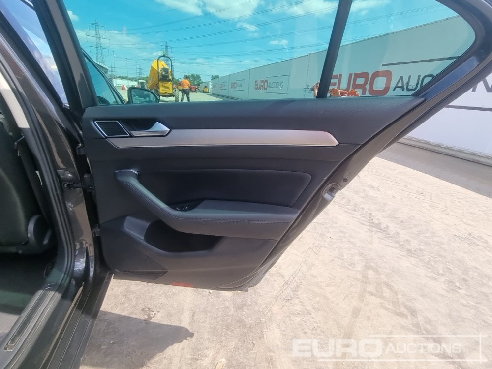 Autovettura 2018 Volkswagen Passat: foto 17