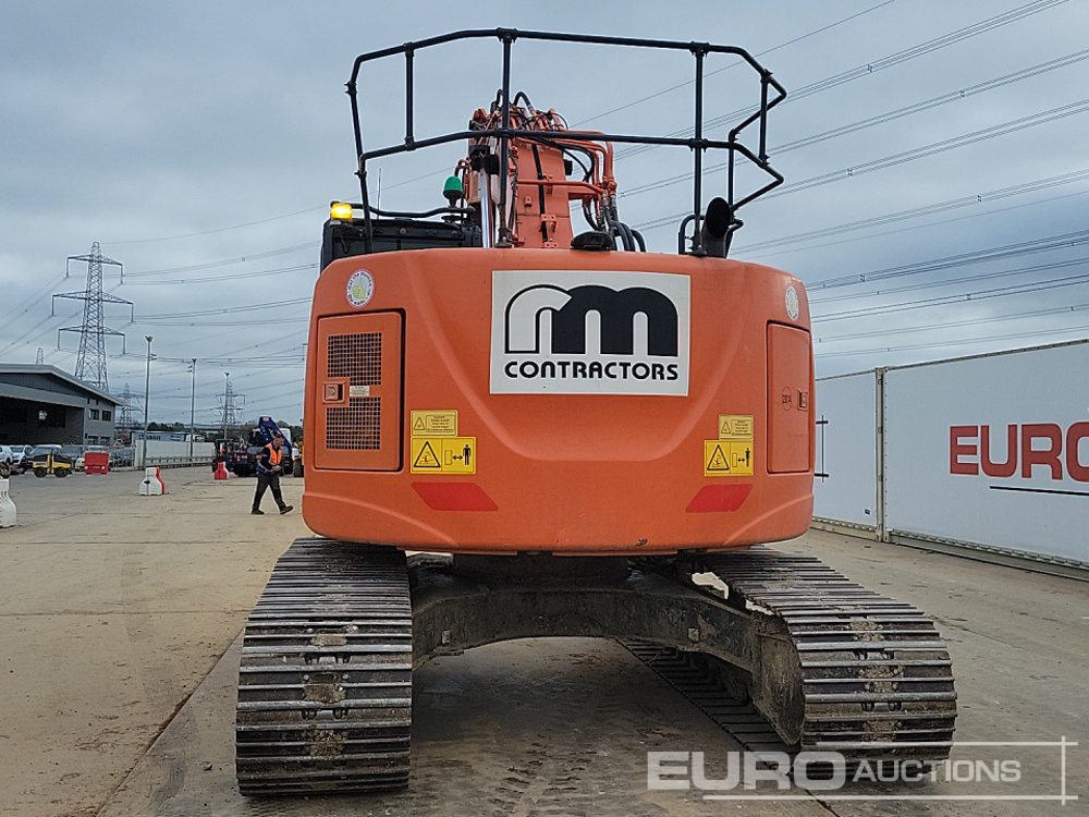 2019 Hitachi ZX225USLC-6 - Escavatore cingolato: foto 4 2019 Hitachi ZX225USLC-6 - Escavatore cingolato: foto 4