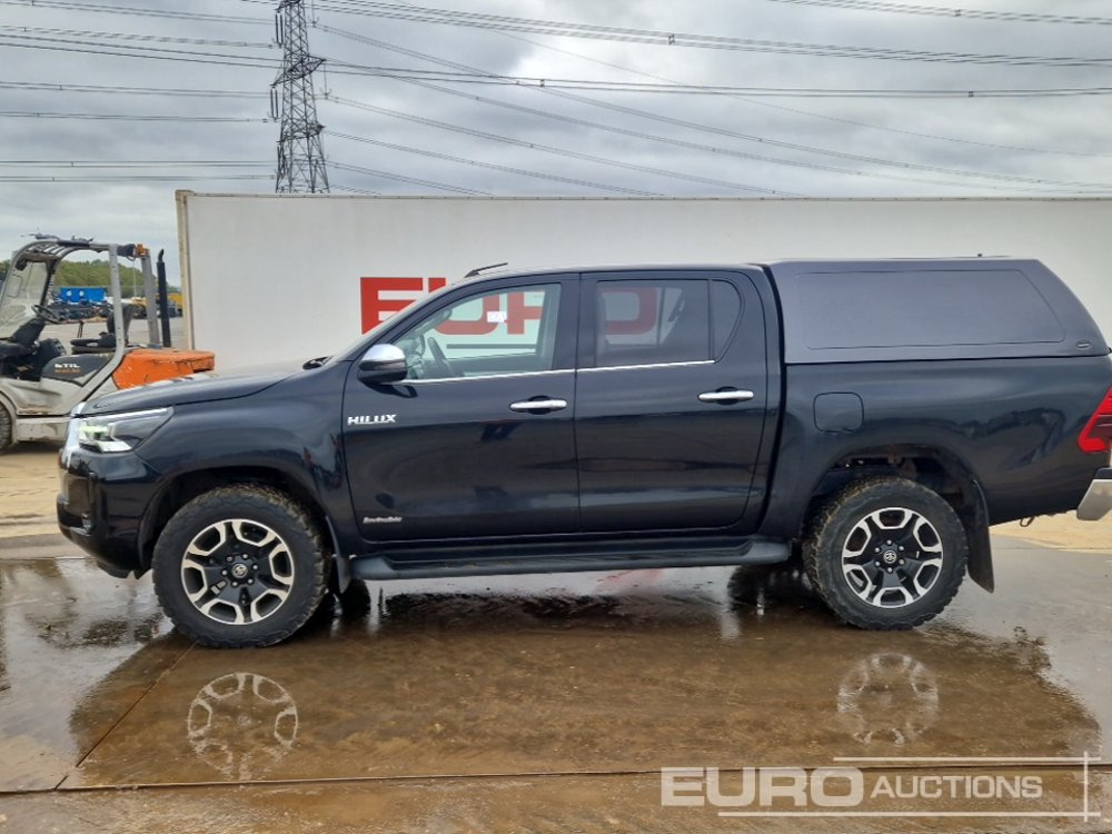 2021 Toyota Hilux Invincible - Pick-up: foto 2 2021 Toyota Hilux Invincible - Pick-up: foto 2