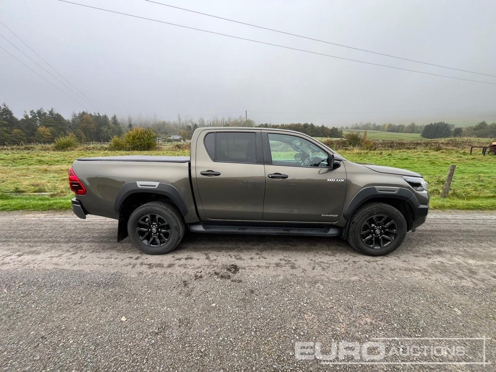 2023 Toyota Hilux Invincible X - Pick-up: foto 2 2023 Toyota Hilux Invincible X - Pick-up: foto 2