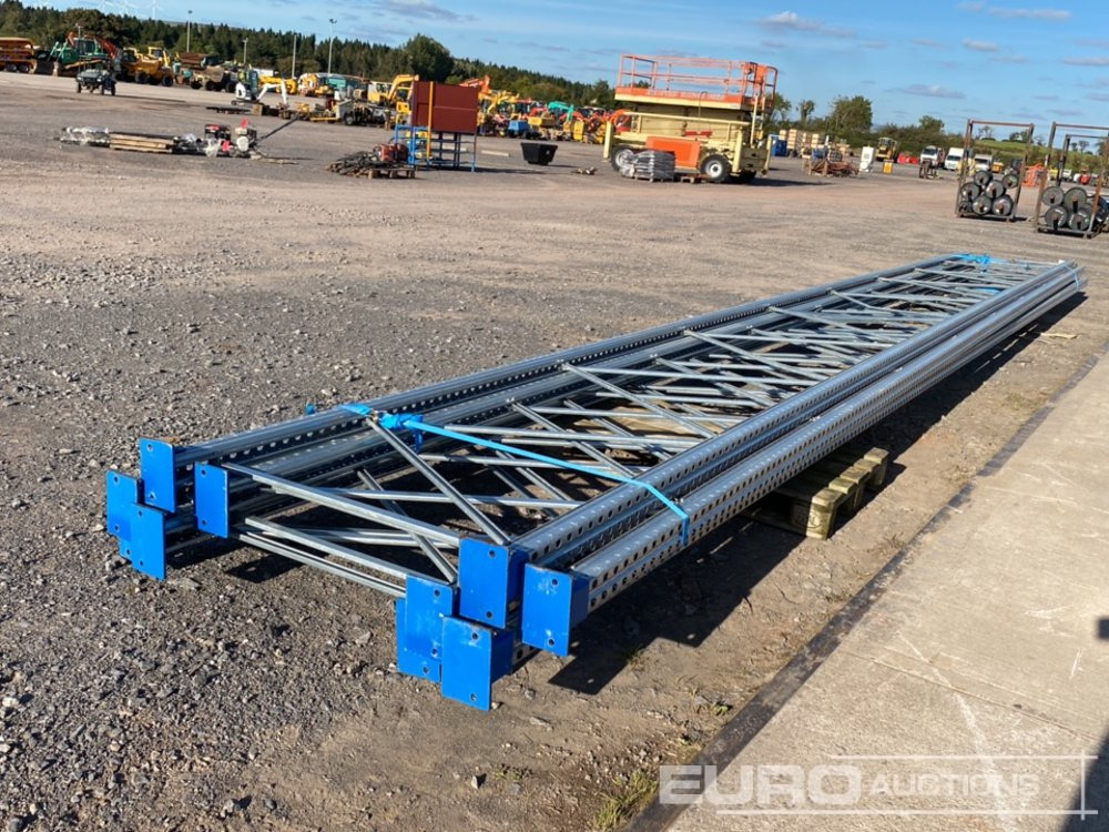 35' Pallet Racking Uprights (5 of) - Attrezzatura da costruzione: foto 1 35' Pallet Racking Uprights (5 of) - Attrezzatura da costruzione: foto 1