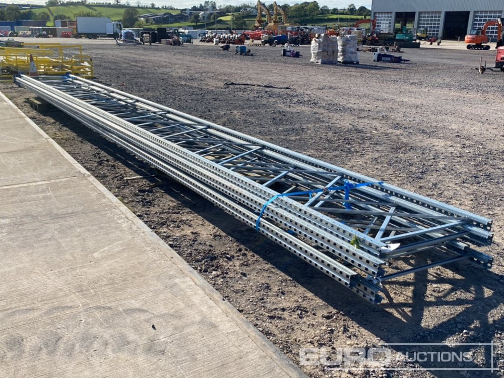 35' Pallet Racking Uprights (5 of) - Attrezzatura da costruzione: foto 2 35' Pallet Racking Uprights (5 of) - Attrezzatura da costruzione: foto 2