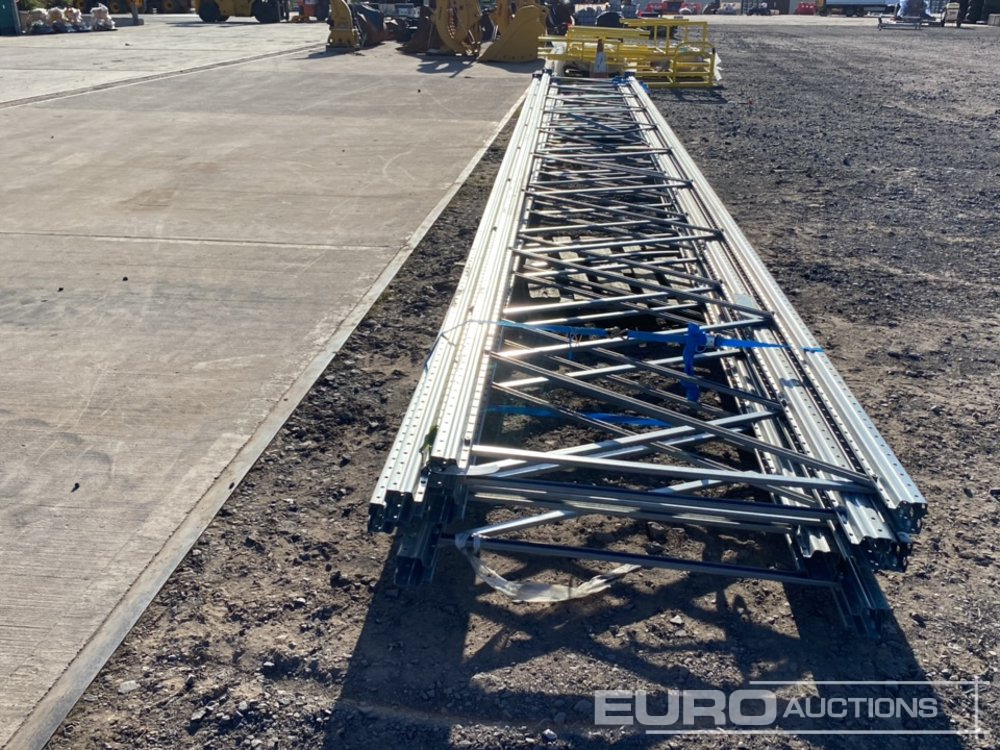 35' Pallet Racking Uprights (5 of) - Attrezzatura da costruzione: foto 3 35' Pallet Racking Uprights (5 of) - Attrezzatura da costruzione: foto 3