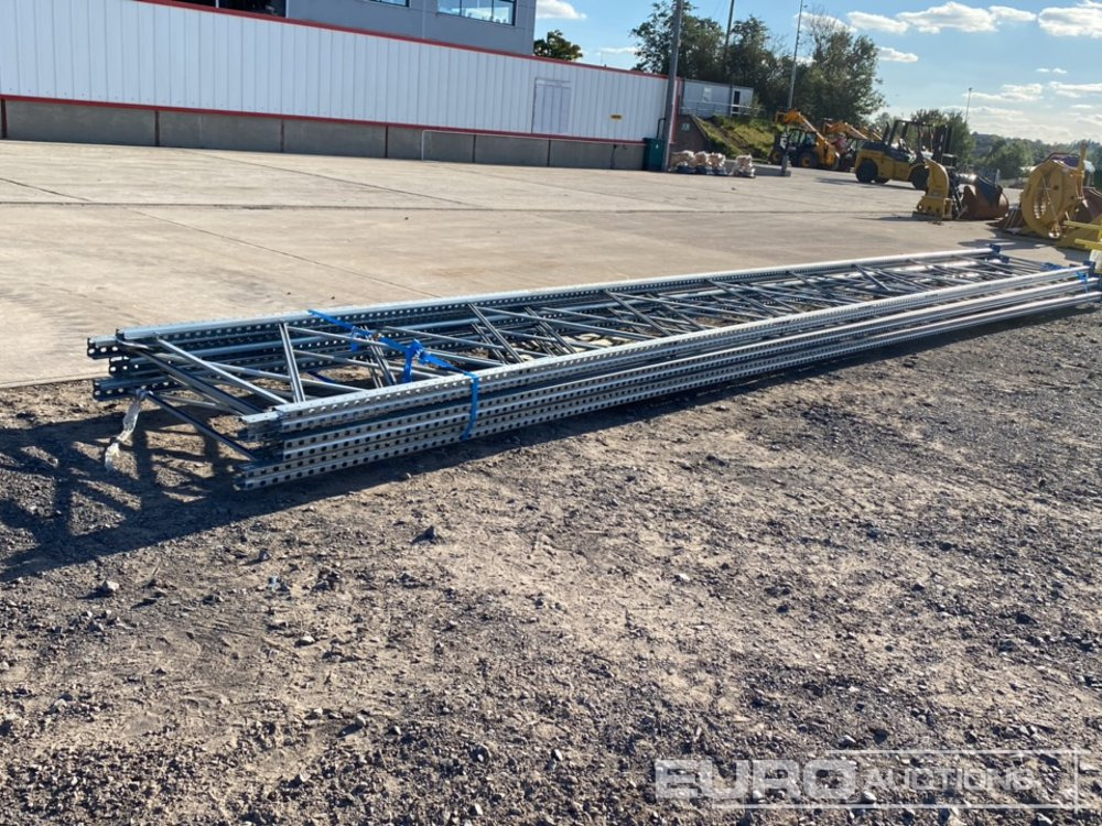 35' Pallet Racking Uprights (5 of) - Attrezzatura da costruzione: foto 4 35' Pallet Racking Uprights (5 of) - Attrezzatura da costruzione: foto 4