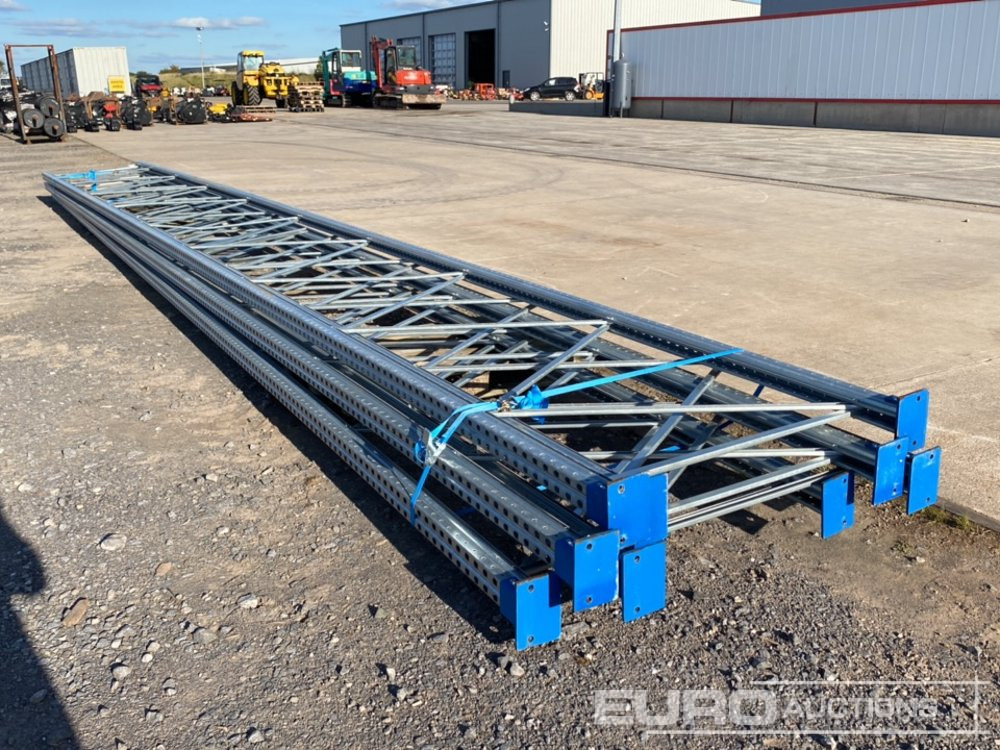 35' Pallet Racking Uprights (5 of) - Attrezzatura da costruzione: foto 5 35' Pallet Racking Uprights (5 of) - Attrezzatura da costruzione: foto 5