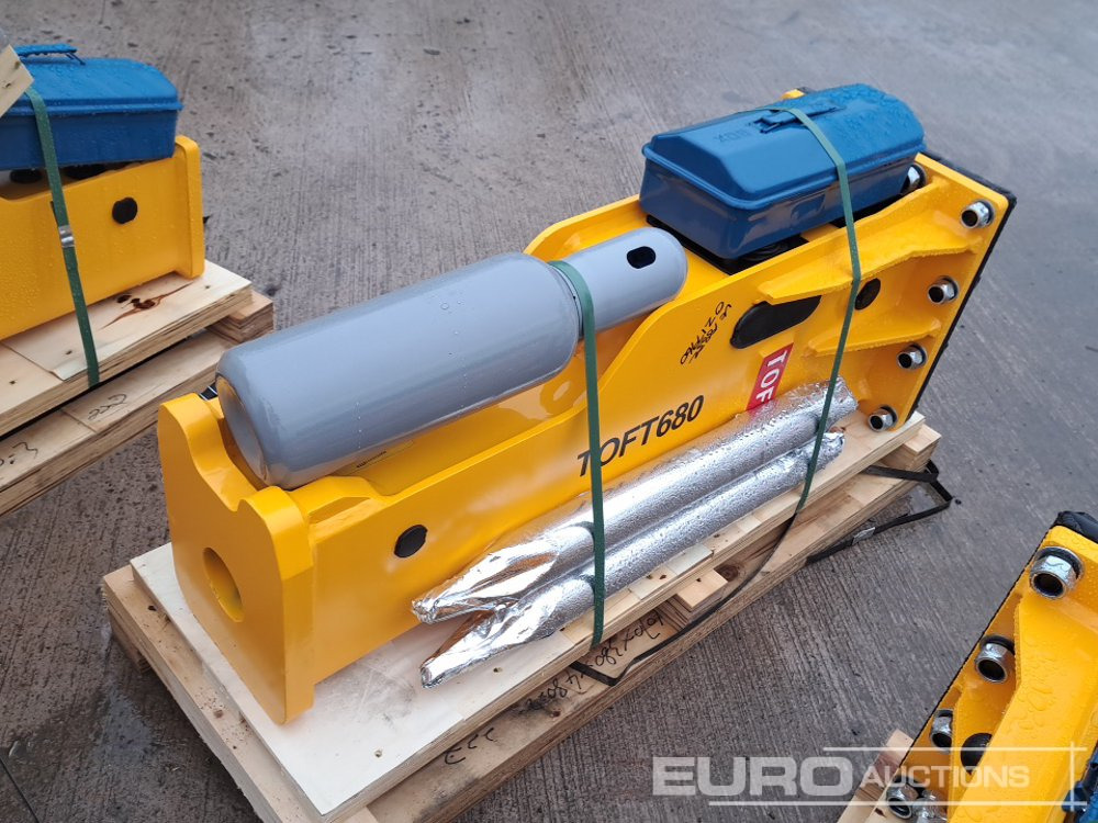 Unused 2025 TOFT 680 Hydraulic Breaker - Attrezzatura per Escavatore: foto 1 Unused 2025 TOFT 680 Hydraulic Breaker - Attrezzatura per Escavatore: foto 1