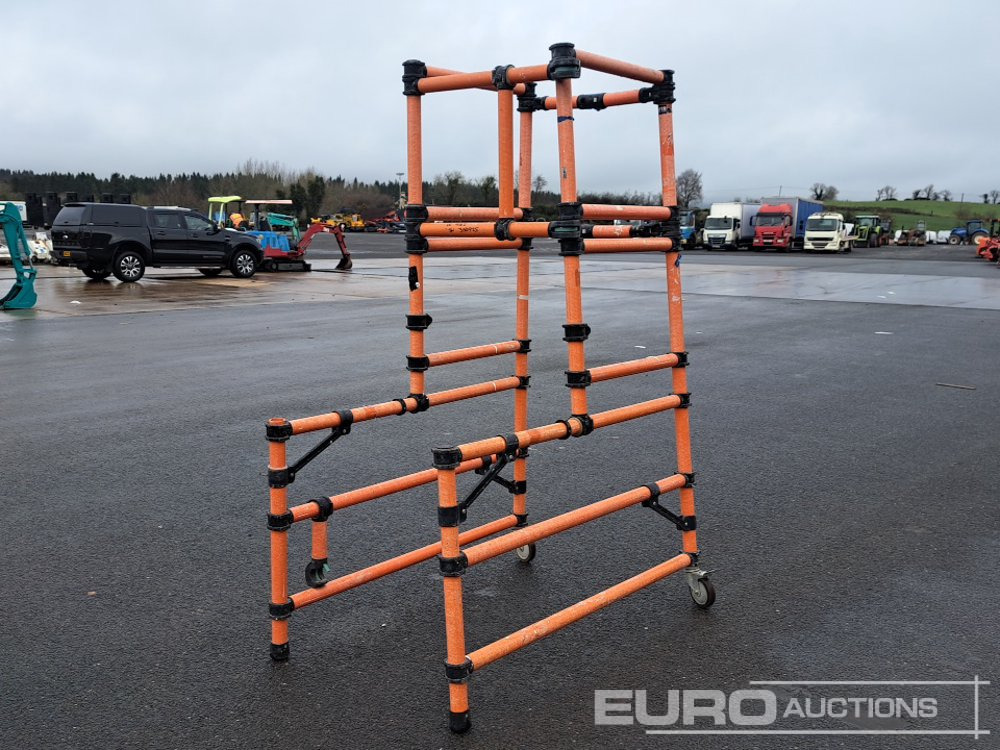 Fibreglass Podium Scaffolding Tower - Attrezzatura da costruzione: foto 1 Fibreglass Podium Scaffolding Tower - Attrezzatura da costruzione: foto 1