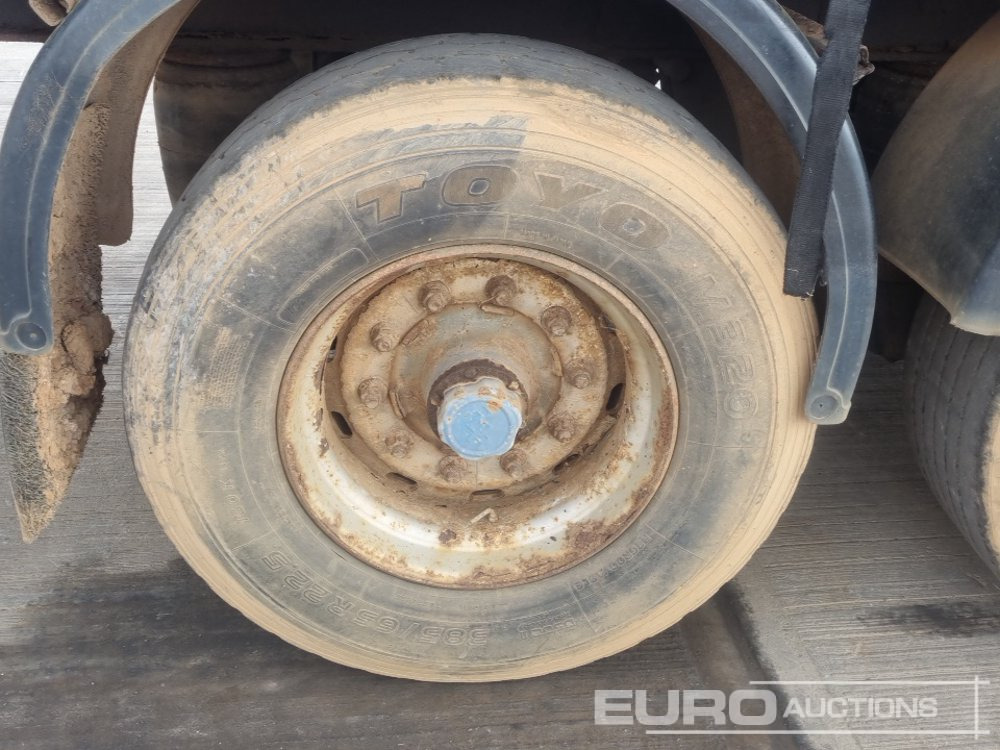 Semirimorchio centinato Fruehauf Tri Axle Curtainsider Trailer: foto 13
