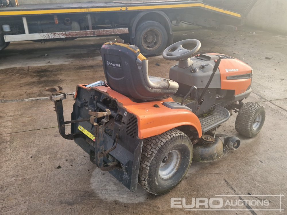 Husqvarna Petrol Ride on Lawnmower (Non Runner) - Tagliaerba: foto 3 Husqvarna Petrol Ride on Lawnmower (Non Runner) - Tagliaerba: foto 3