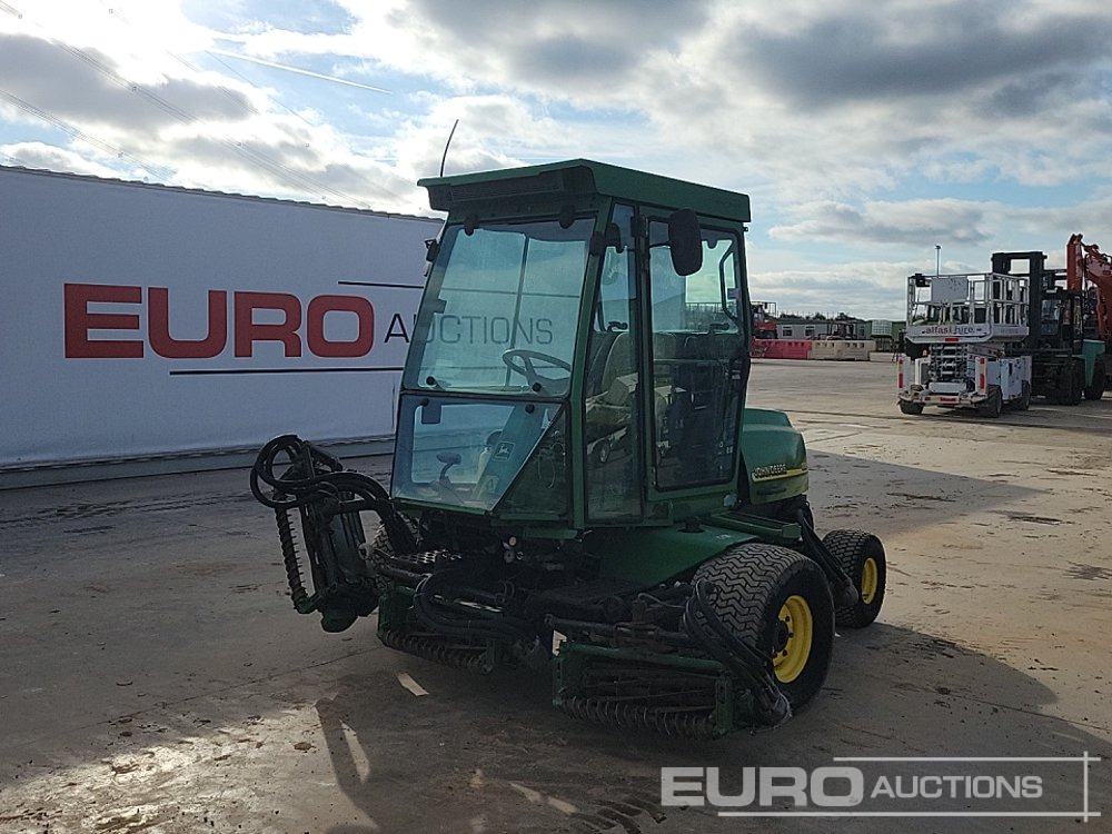 John Deere 3235B - Tagliaerba: foto 1 John Deere 3235B - Tagliaerba: foto 1