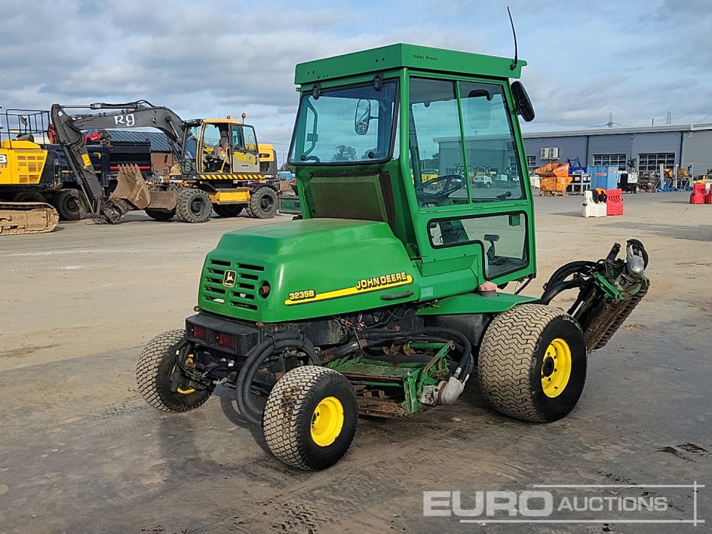 John Deere 3235B - Tagliaerba: foto 5 John Deere 3235B - Tagliaerba: foto 5