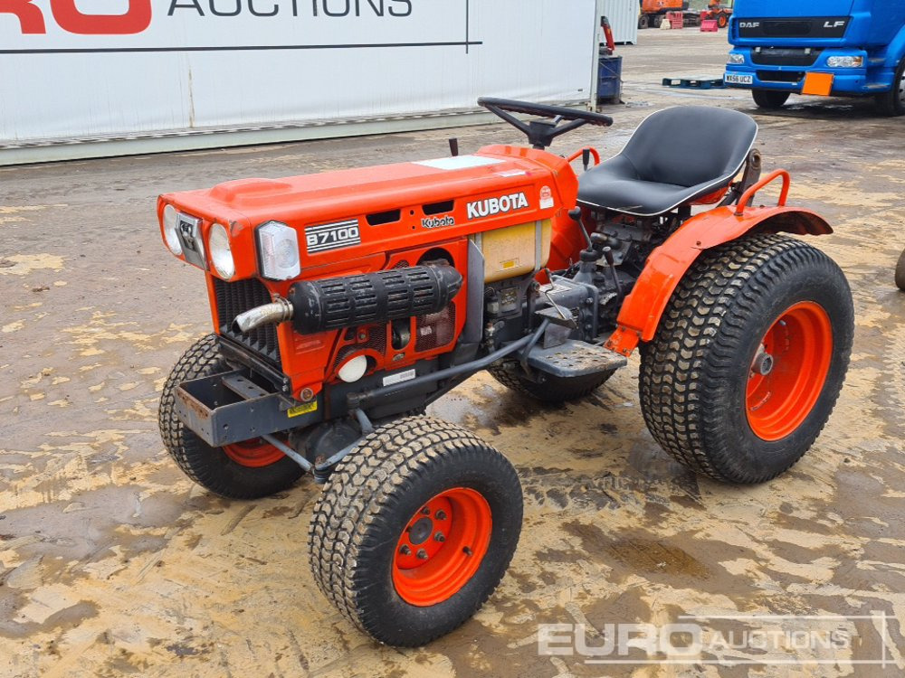 Kubota 4WD Compact Tractor - Trattore piccolo: foto 1 Kubota 4WD Compact Tractor - Trattore piccolo: foto 1