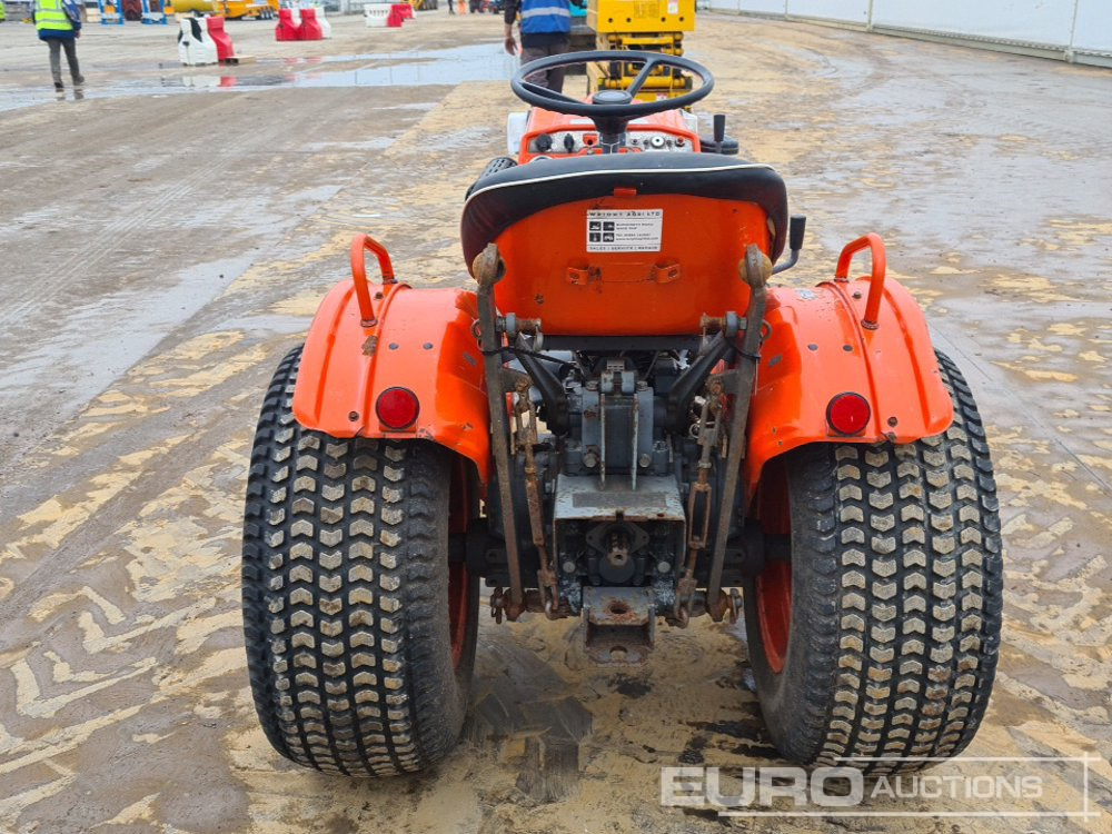 Kubota 4WD Compact Tractor - Trattore piccolo: foto 4 Kubota 4WD Compact Tractor - Trattore piccolo: foto 4