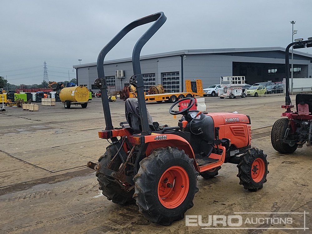 Kubota 4WD Compact Tractor, Roll Bar - Trattore piccolo: foto 5 Kubota 4WD Compact Tractor, Roll Bar - Trattore piccolo: foto 5