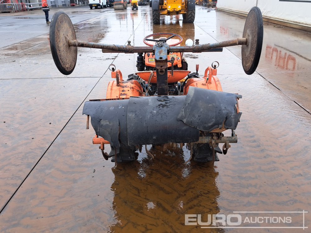 Kubota B6000 - Trattore piccolo: foto 4 Kubota B6000 - Trattore piccolo: foto 4