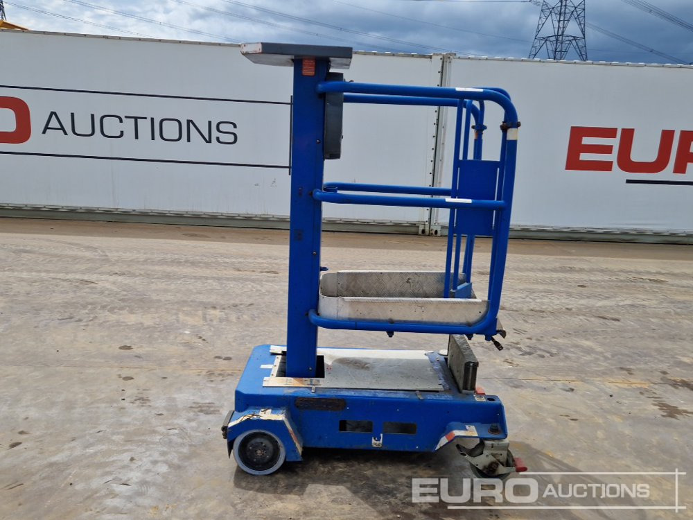 Manual Access Platform - Piattaforma aerea: foto 2 Manual Access Platform - Piattaforma aerea: foto 2