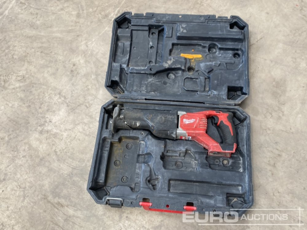 Milwaukee M18 18 Volt Recip Saw (Body & Case Only) - Attrezzatura da costruzione: foto 2 Milwaukee M18 18 Volt Recip Saw (Body & Case Only) - Attrezzatura da costruzione: foto 2