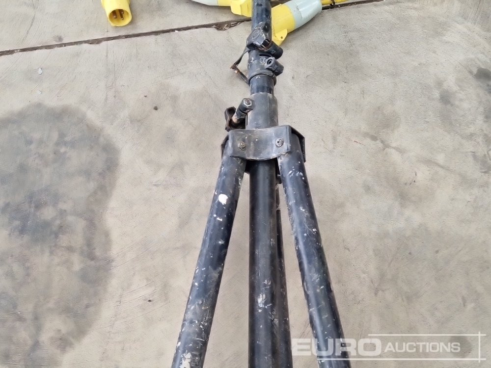 Attrezzatura da costruzione Nightsearcher 110 Volt LED Tripod Work Light (2 of): foto 10