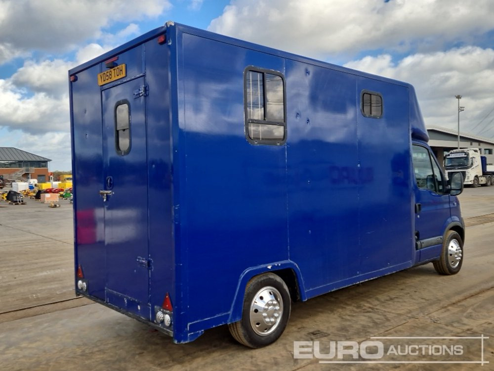 Nissan Interstar - Furgone box: foto 5 Nissan Interstar - Furgone box: foto 5