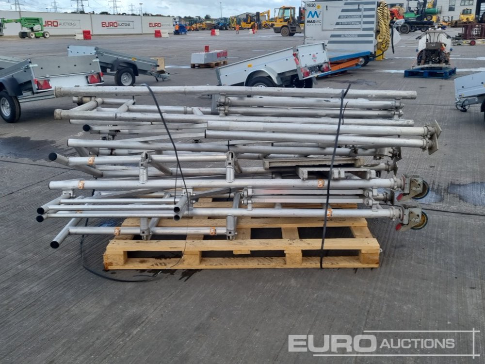 Pallet of Folding Aluminium Scaffolding - Attrezzatura da costruzione: foto 2 Pallet of Folding Aluminium Scaffolding - Attrezzatura da costruzione: foto 2