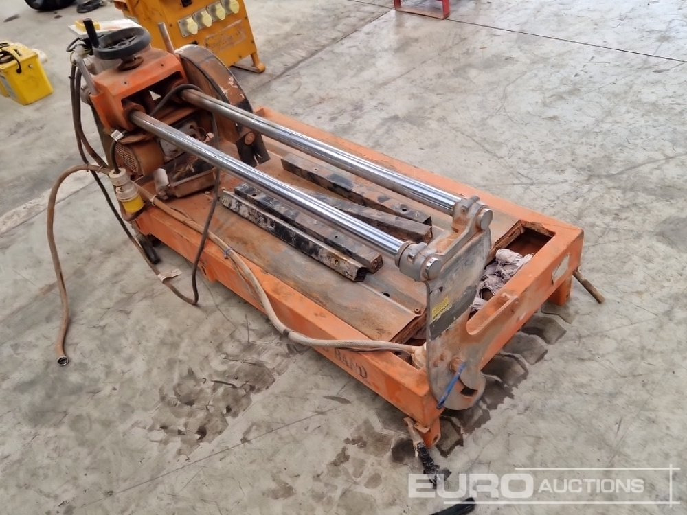 Red Band 110 Volt Sliding Stone Saw - Attrezzatura da costruzione: foto 5 Red Band 110 Volt Sliding Stone Saw - Attrezzatura da costruzione: foto 5