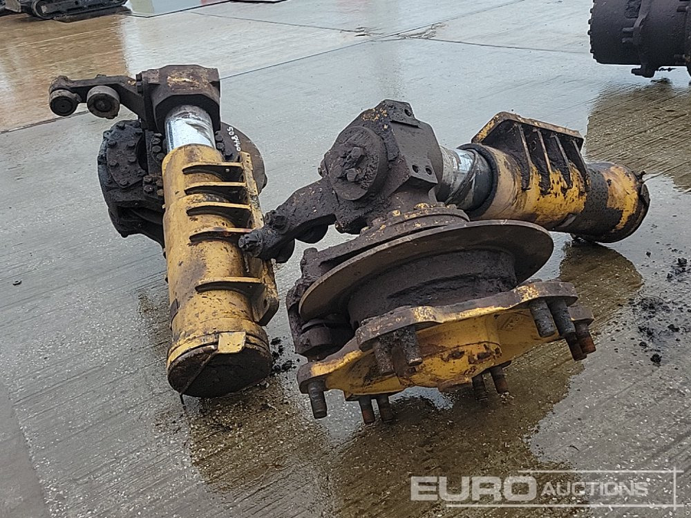 CAT Front Hubs & Struts to suit 771D (2 of) - Ricambi: foto 1 CAT Front Hubs & Struts to suit 771D (2 of) - Ricambi: foto 1