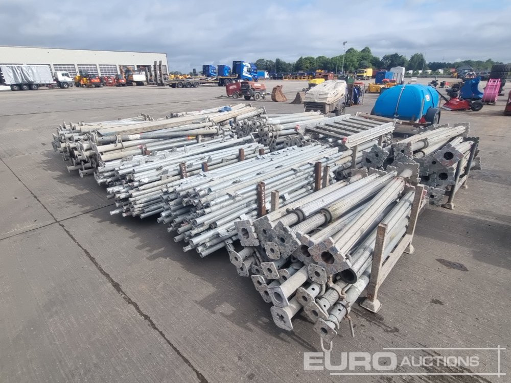 Stillage of Arco Props (5 of), Stillage of Heavy Duty Arco Props (4 of), Stillage of Handrail Posts (3 of) - Attrezzatura da costruzione: foto 5 Stillage of Arco Props (5 of), Stillage of Heavy Duty Arco Props (4 of), Stillage of Handrail Posts (3 of) - Attrezzatura da costruzione: foto 5
