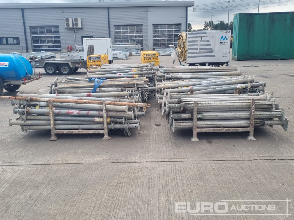 Stillage of Arco Props (5 of), Stillage of Heavy Duty Arco Props (4 of), Stillage of Handrail Posts (3 of) - Attrezzatura da costruzione: foto 2 Stillage of Arco Props (5 of), Stillage of Heavy Duty Arco Props (4 of), Stillage of Handrail Posts (3 of) - Attrezzatura da costruzione: foto 2