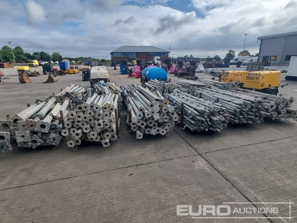 Stillage of Arco Props (5 of), Stillage of Heavy Duty Arco Props (4 of), Stillage of Handrail Posts (3 of) - Attrezzatura da costruzione: foto 4 Stillage of Arco Props (5 of), Stillage of Heavy Duty Arco Props (4 of), Stillage of Handrail Posts (3 of) - Attrezzatura da costruzione: foto 4