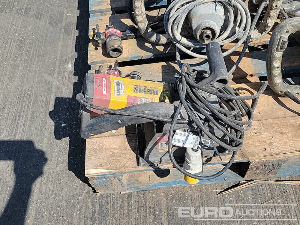 Attrezzatura da costruzione Unibor 110 Vot Mag Drill, Alfra Rotabest 110 Volt Mag Drill, 110 Volt Paddle Mixer (3 of), 100Volt Evolution Cut off Saw, 110 Volt REMS Sander: foto 36