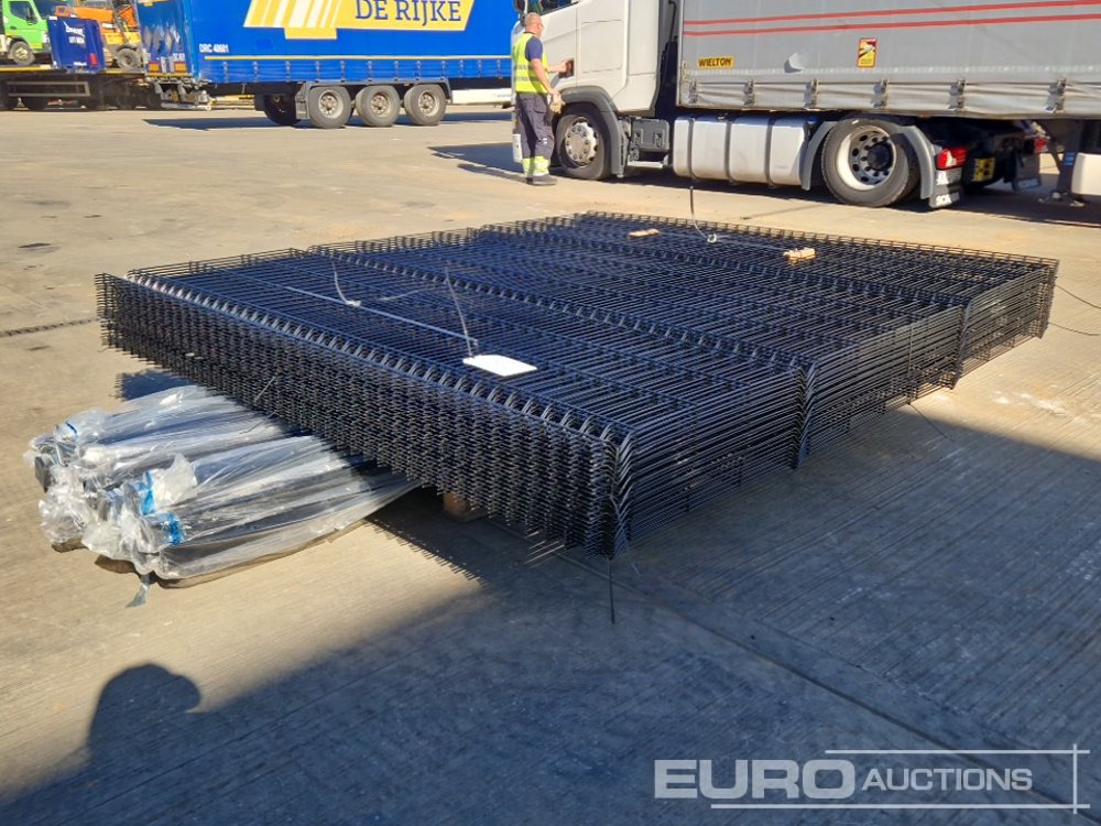 Unused Galvanised & Powder Coated Heavy Duty (5mm) Wire Mesh Fencing, 25 x H2.4m x W2.2m Panels, 26 x 60mm x 60mm x3m Posts, with Fittings (Black) - Attrezzatura da costruzione: foto 1 Unused Galvanised & Powder Coated Heavy Duty (5mm) Wire Mesh Fencing, 25 x H2.4m x W2.2m Panels, 26 x 60mm x 60mm x3m Posts, with Fittings (Black) - Attrezzatura da costruzione: foto 1