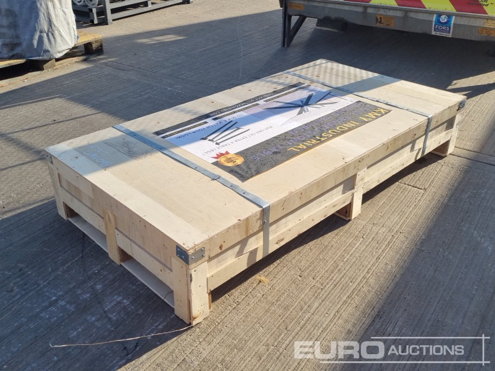 Unused KMY Industrial Steel Framed Stone Dining Table - Attrezzatura da costruzione: foto 3 Unused KMY Industrial Steel Framed Stone Dining Table - Attrezzatura da costruzione: foto 3