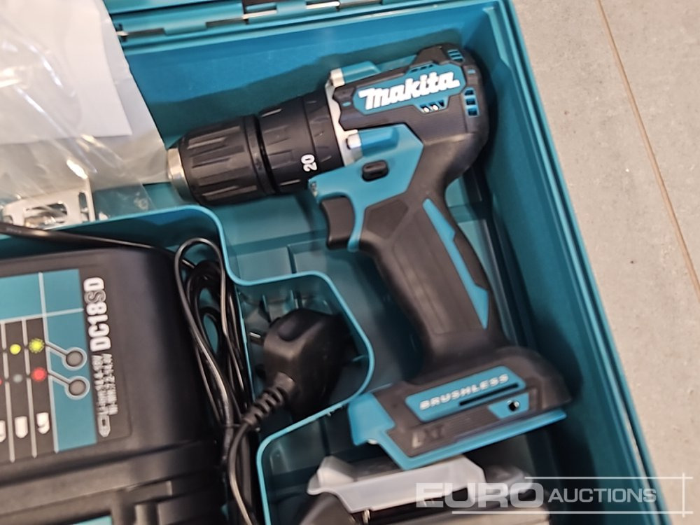 Unused Makita DHP453 18V LXT Combi Dril, Makita DTD152 18V LXT Impact Driver, Battery, Charger, Bit Set - Attrezzature per officina: foto 4 Unused Makita DHP453 18V LXT Combi Dril, Makita DTD152 18V LXT Impact Driver, Battery, Charger, Bit Set - Attrezzature per officina: foto 4