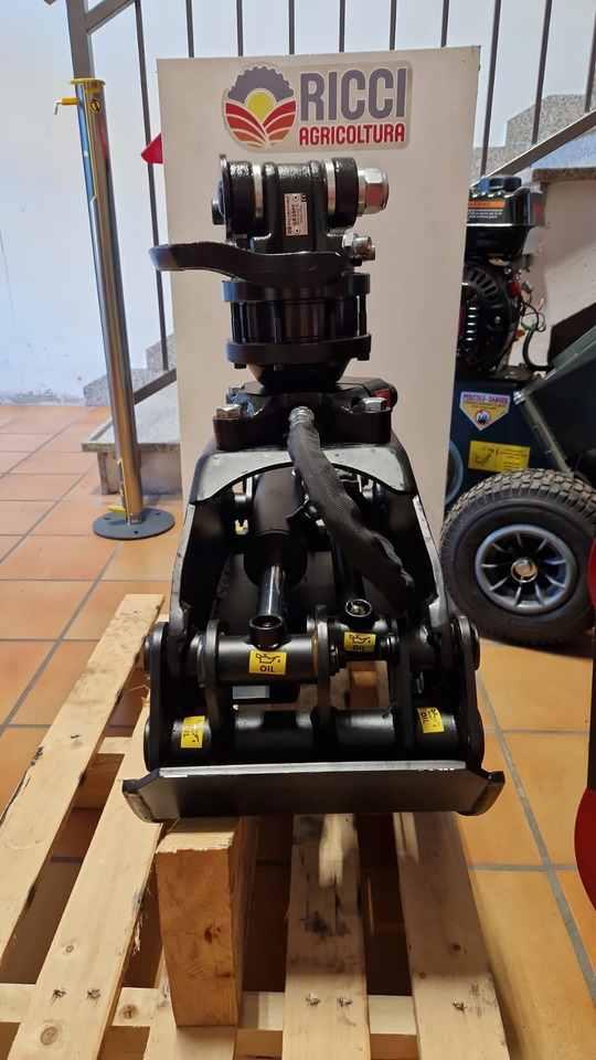 Pinza forestale Agriforest GMR1050 - Benna a polipo: foto 2 Pinza forestale Agriforest GMR1050 - Benna a polipo: foto 2